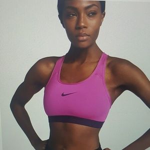 Nike Classic Padded Sports Bra
